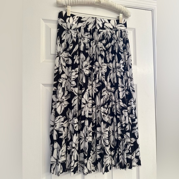 🌸3 for $20🌸 Classic Concepts Floral Pleated Midi Skirt Sz M Career Stretch Vtg! - Picture 2 of 5